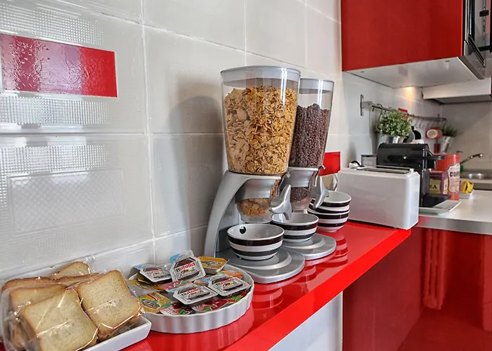 Bed & Breakfast City Central 3*